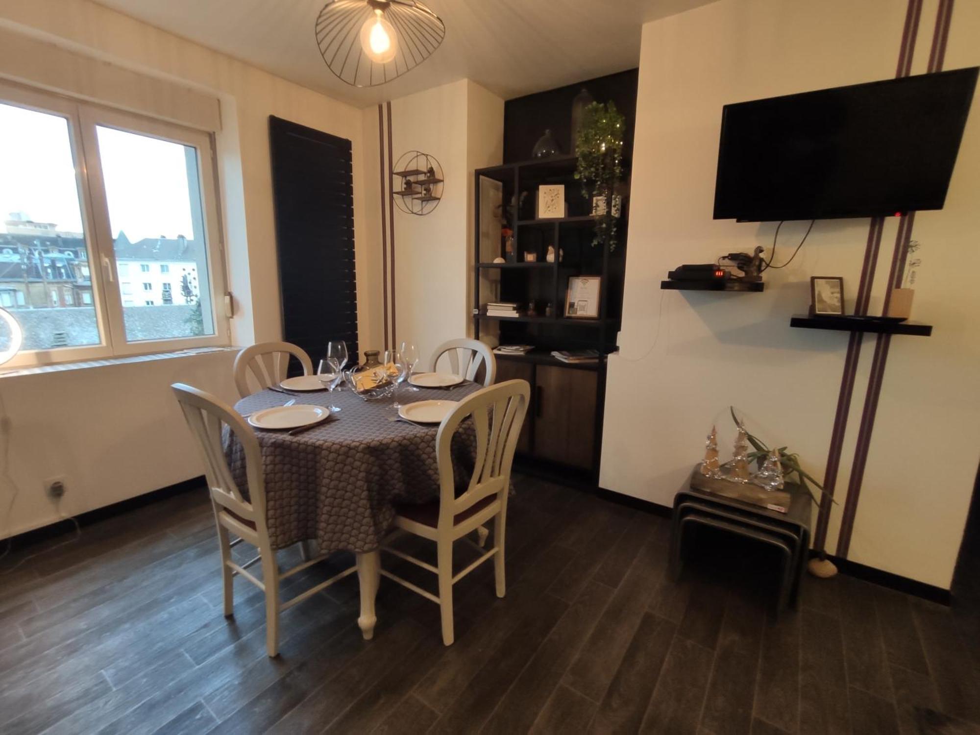 Appartement Cosy Centre-Ville Wifi Parking Charleville-Mezieres Exterior photo
